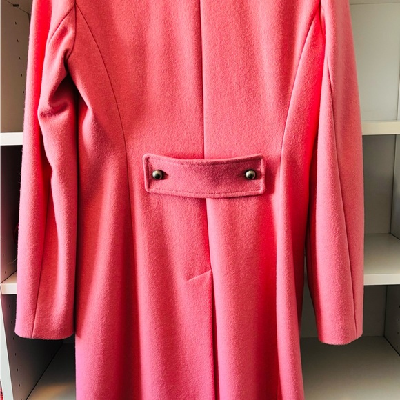 Vintage BCBG pea coat. Barely worn Barbie pink, classic pea coat in wool. - Picture 2 of 5